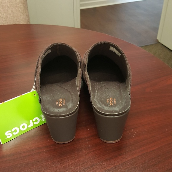 NWT Crocs Sarah Espresso Suede Clog Size W10 - Picture 3 of 5